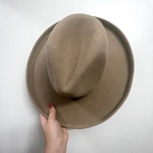 NWOT Gigi Pip Maude felt hat.